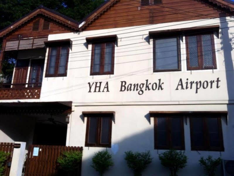 A Pousada Yha Bangkok Airport Bang Phli Exterior foto